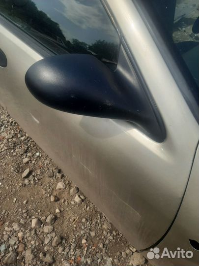 Зеркало правое dodge stratus