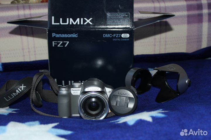 Цифровую камеру Panasonic Lumix DMC-FZ7