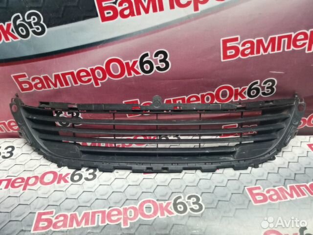 Решетка бампера передний Citroen C4