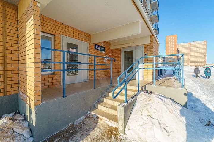 2-к. квартира, 50 м², 1/17 эт.