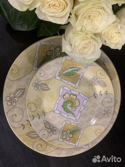 Набор тарелок и тортовница