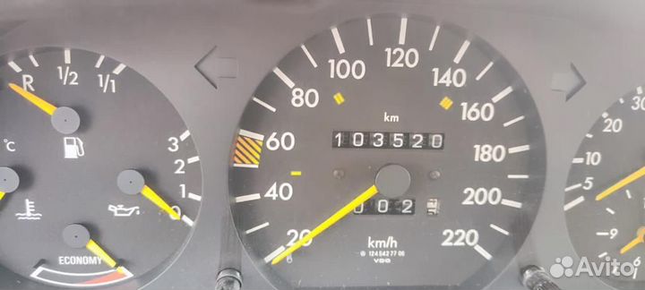 В разбор Mercedes E230 W124 из Японии