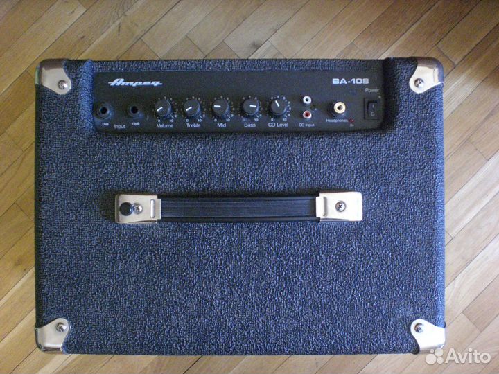 Басовый комбик Ampeg BA-108