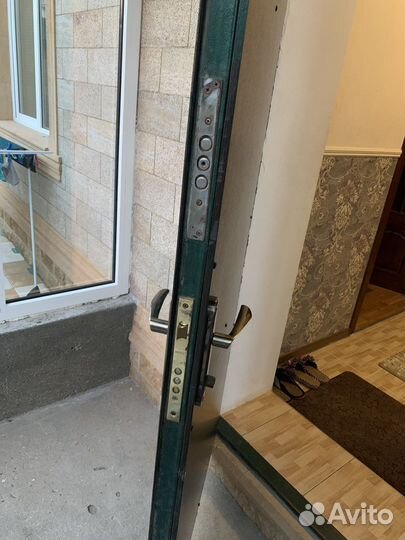 Дверь входная двухстворчатая бу