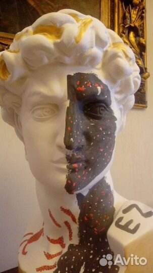 Бюст Давида арт-объект