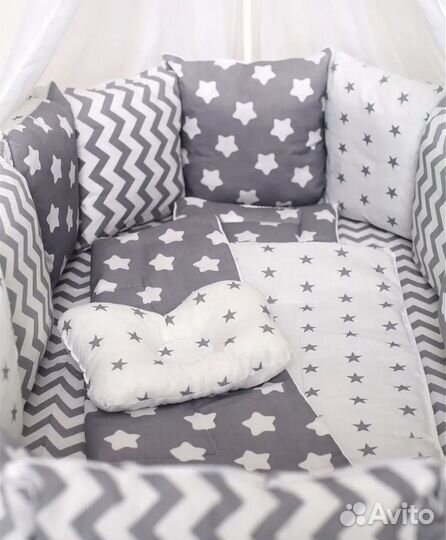 Комплект в кроватку 23 предмета бортики