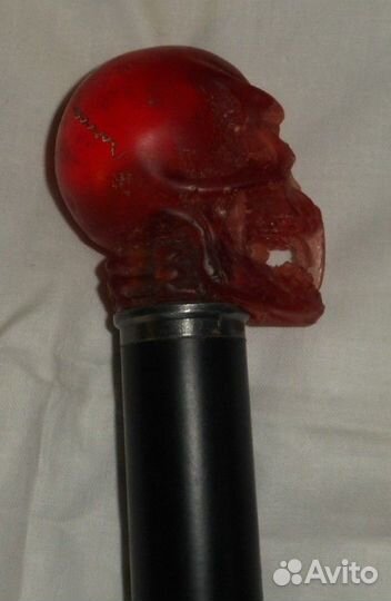 Трость металлическая с навершием в виде черепа