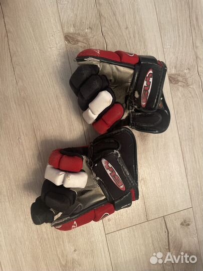 Краги хоккейные