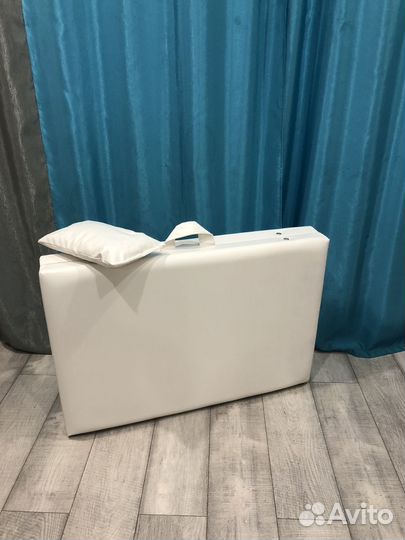 Кушетка косметологическая белая