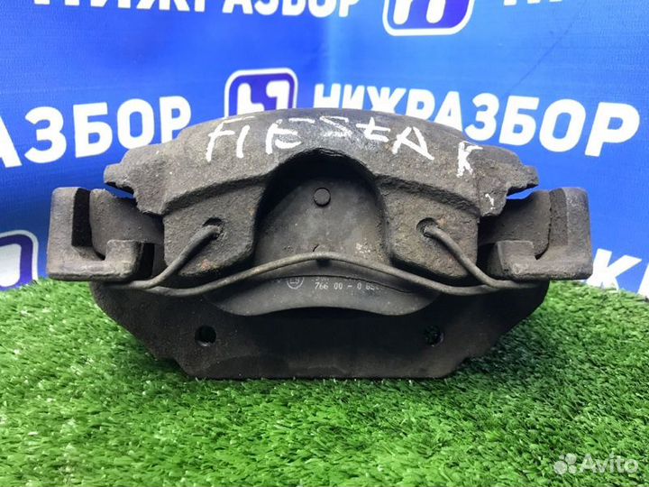 Суппорт передний правый Ford Fiesta MK5 1.4 fxja