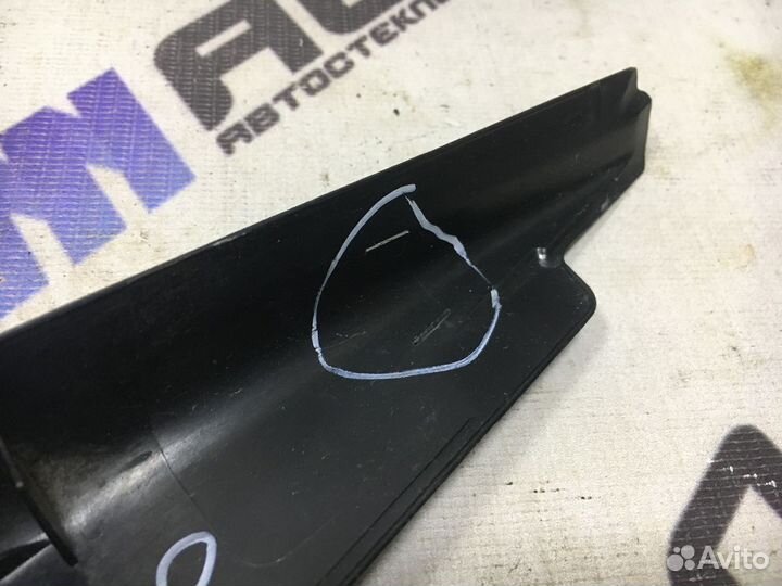 Уголок двери задний левый Ниссан Икс-трейлт30