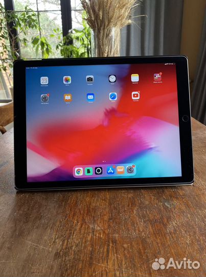 Apple iPad Pro 12,9 дюйма (256 гб, Wi-Fi + 4G LTE)