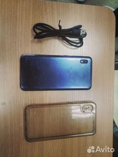 Samsung Galaxy A10, 2/32 ГБ