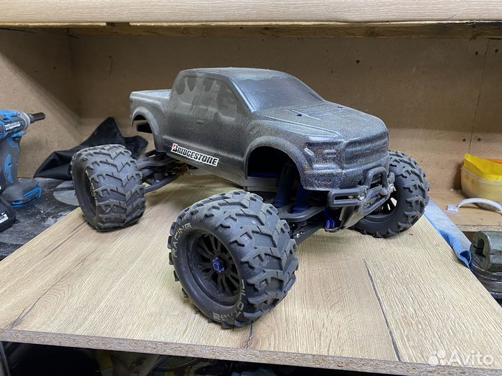 Traxxas e maxx