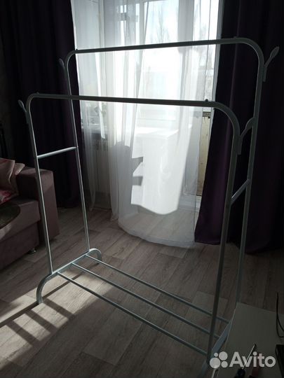 Вешалка для одежды напольная металлическая