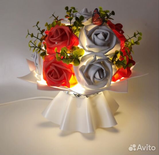 Красивый ночник-букет из роз,оригинальный подарок