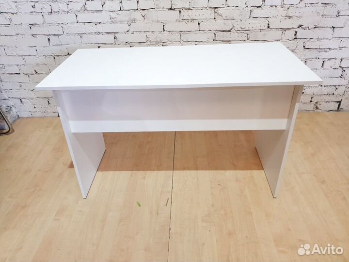 Стол белый
