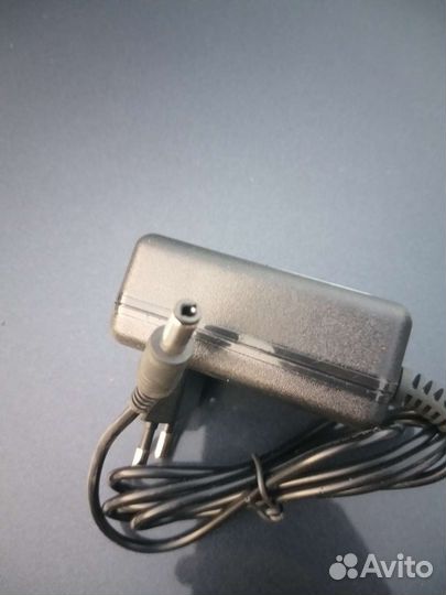 Продам блок питания 9V1A/PA