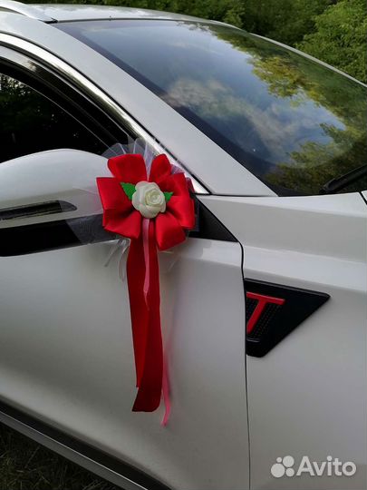 Свадебные украшения на машину