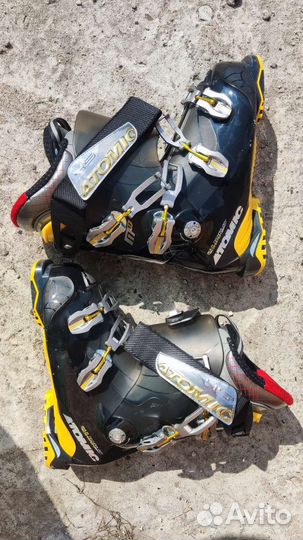 Горные лыжи и ботинки