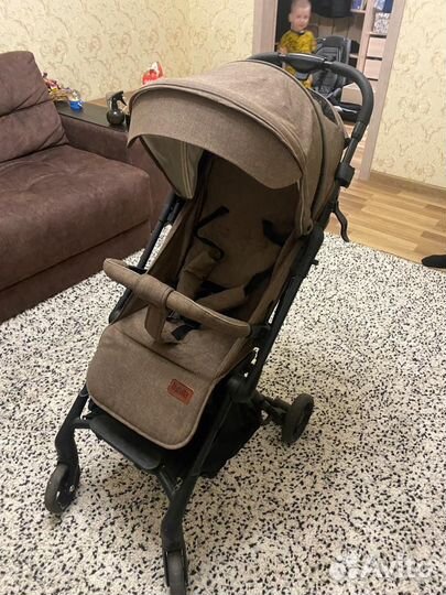 Коляска нуовита