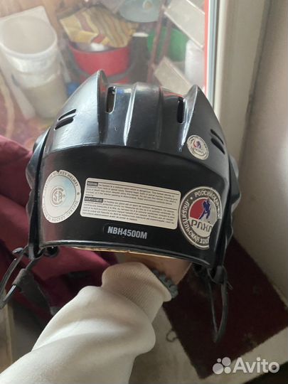 Хоккейный шлем