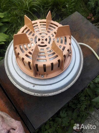 Мотор пылесоса. 