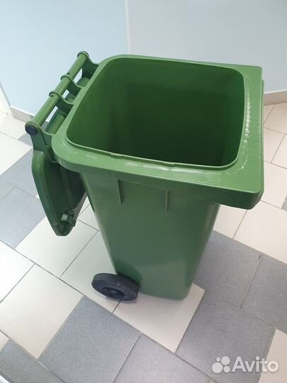 Мусорные баки контейнеры