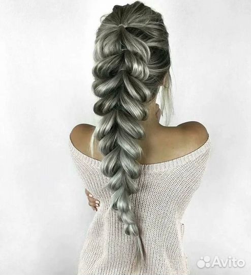 Модель на прическу