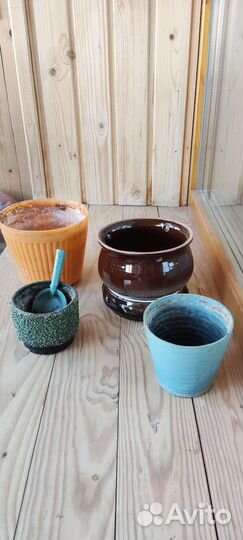 Горшок керамический и блюдца под цветы