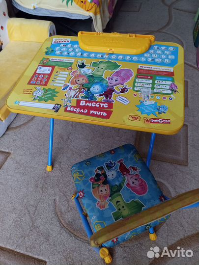 Продам детский столик и стульчик