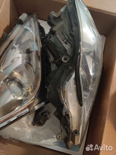 Передние фары оригинальные lexus is250 XE20