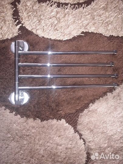 Вешалка настенная металлическая