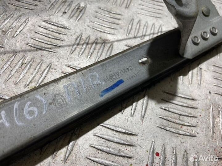 Стеклоподъемник передний правый Renault Logan