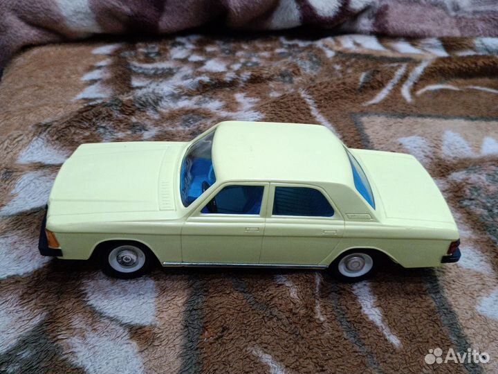 Модель машины СССР Волга газ-3102.,Горький.1/18