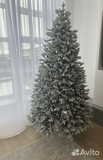 Елка искусственная 210