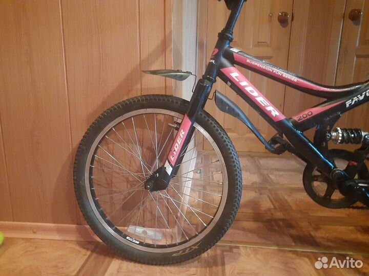 Фирменный Lider Favorit 20 колёса