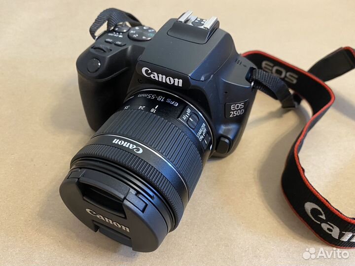 Зеркальный фотоаппарат canon 250d 18-55 kit