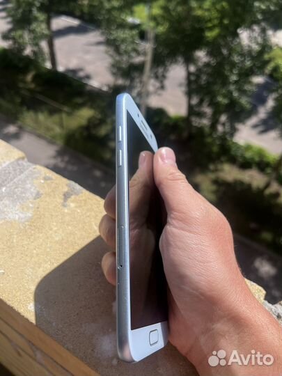 Телефон Samsung galaxy a3 2017