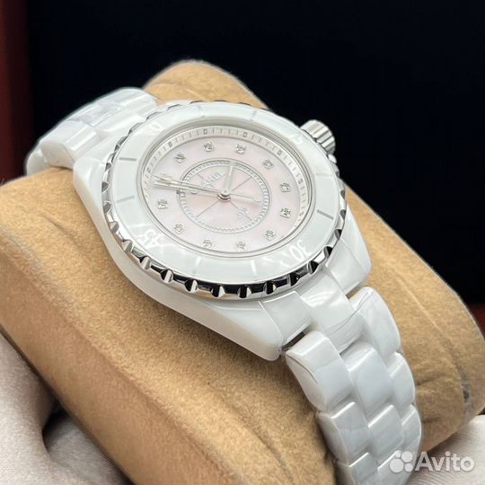 Часы Chanel J12