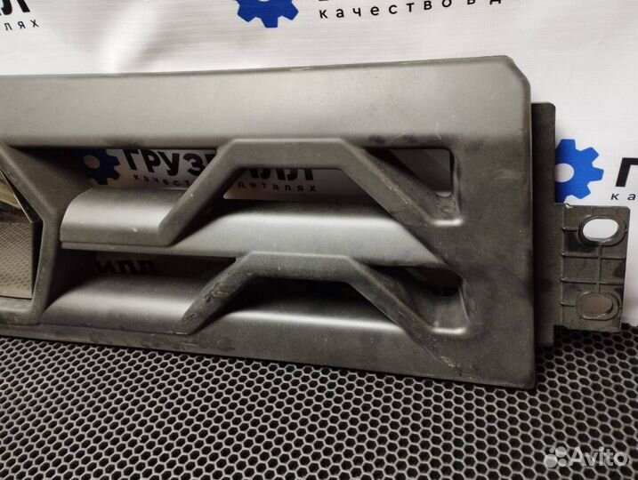 Ступень в бампер Renault T 82276014