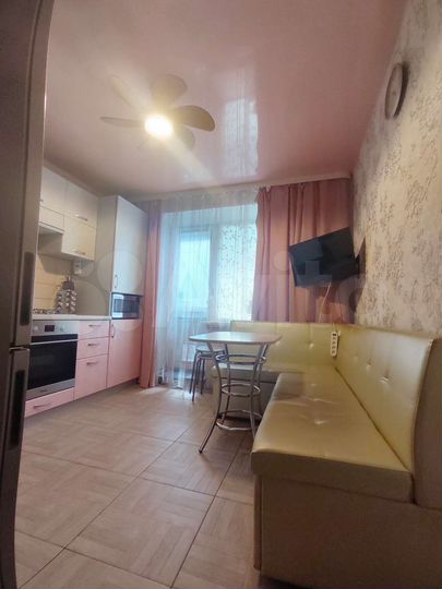 2-к. квартира, 52 м², 8/9 эт.