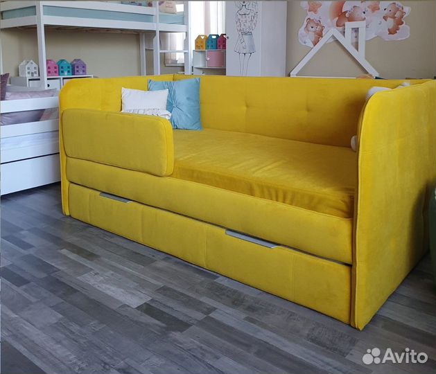 Мягкая детская кровать диван