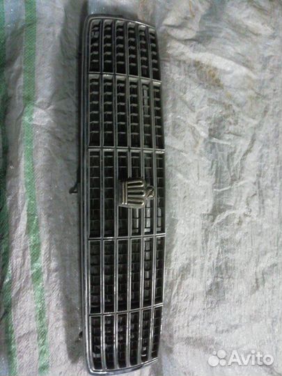 Решетка радиатора передняя Toyota Crown
