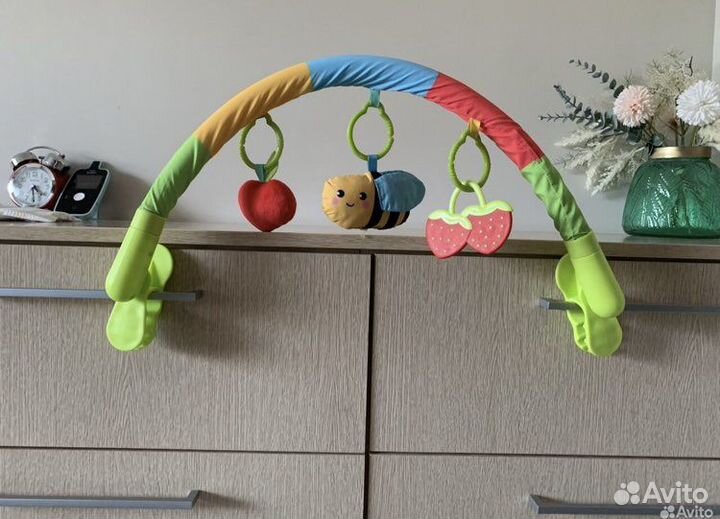 Дуга на коляску, кроватку + подарок подвески