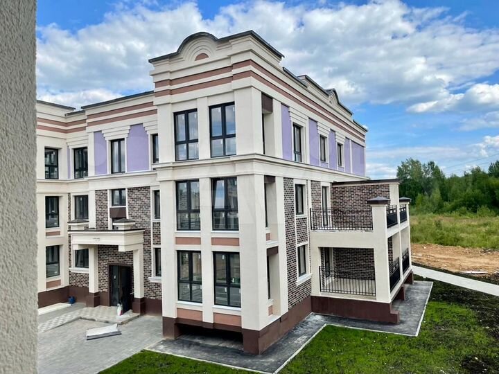 2-к. квартира, 71,2 м², 1/3 эт.