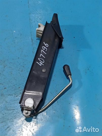 Домкрат VW Polo (Sed RUS) 2011