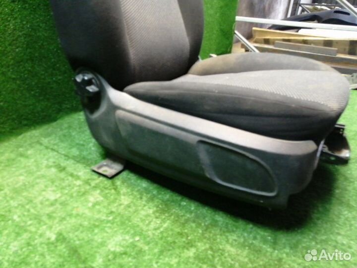Сиденье переднее правое Ford Focus 2 2008-2011