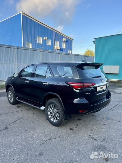 Toyota Fortuner 2.8 AT, 2022, 25 км