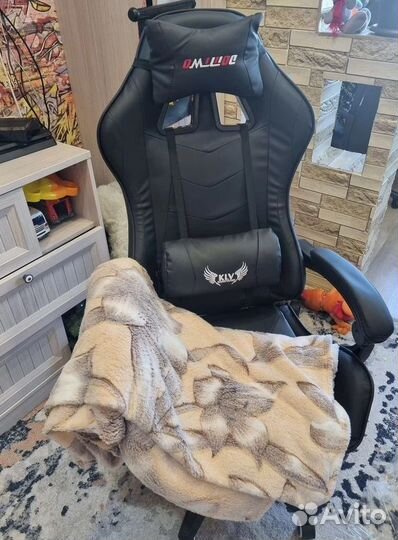 Компьютерное офисное кресло с массажем (новые)